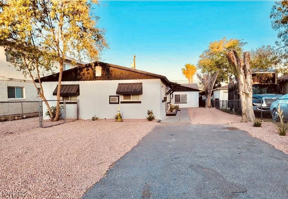 Las Vegas, NV 89101,415 S 11th ST #2