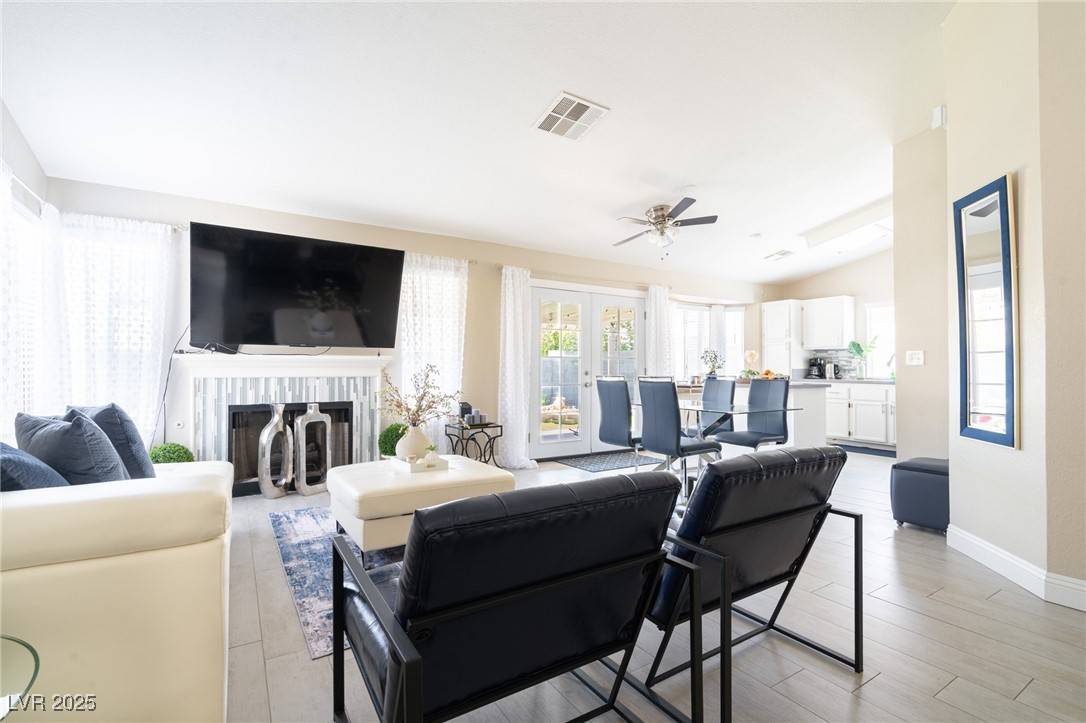 Las Vegas, NV 89119,7218 Nordic Lights DR