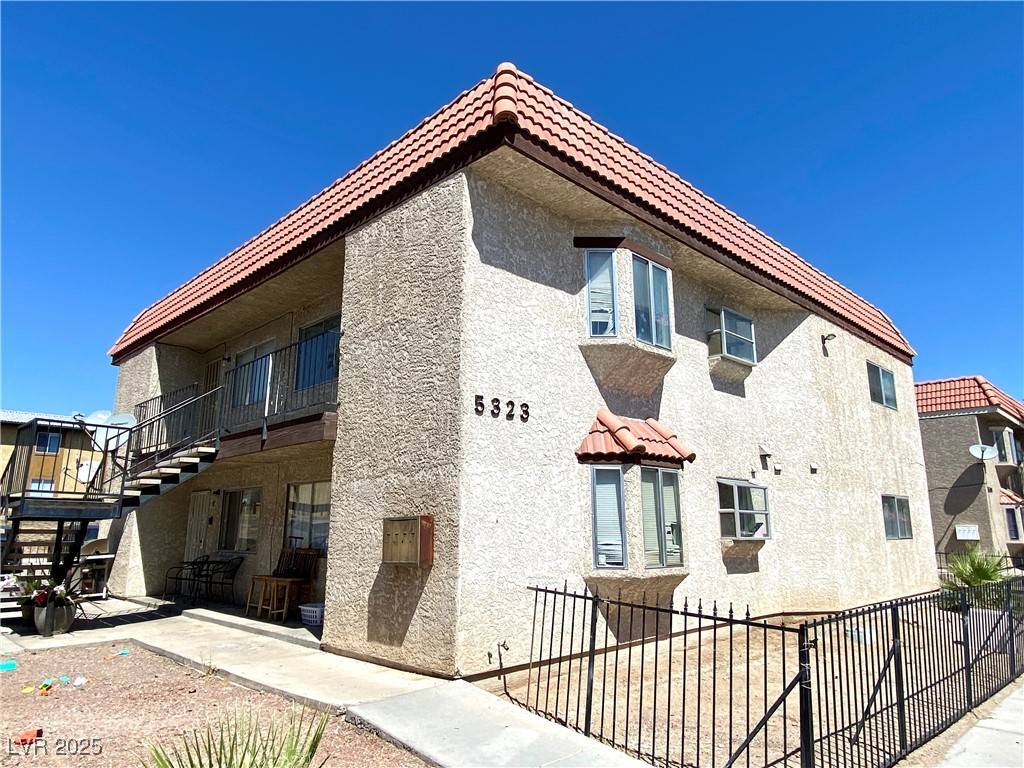 Las Vegas, NV 89119,5323 Mancos CT
