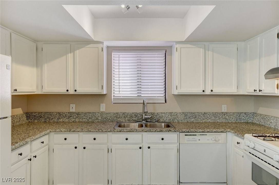 Las Vegas, NV 89146,6729 W Charleston BLVD #4