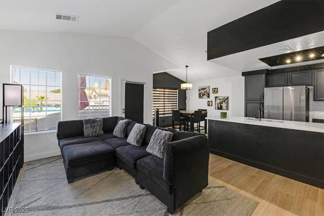 Las Vegas, NV 89118,5201 S Torrey Pines DR #1227