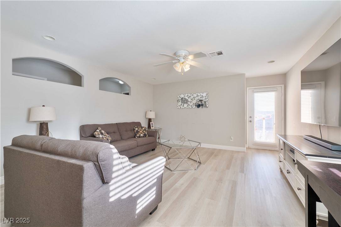 Las Vegas, NV 89142,6471 Dune Point CT