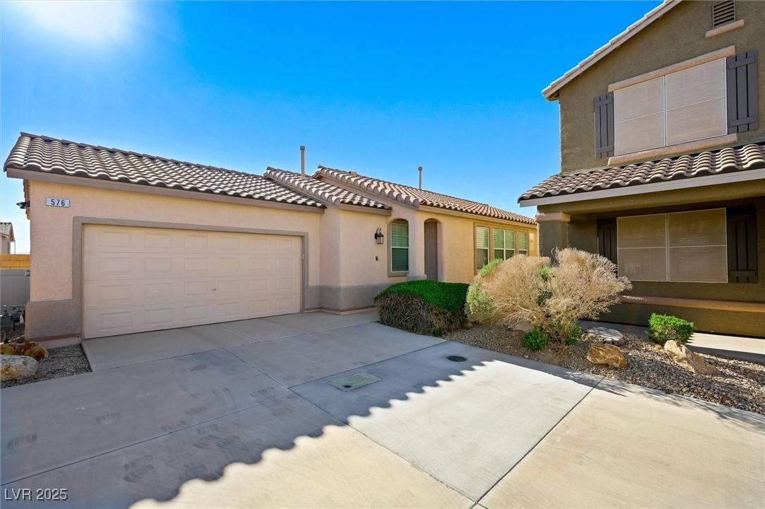 Henderson, NV 89015,576 Bayo Canyon CT