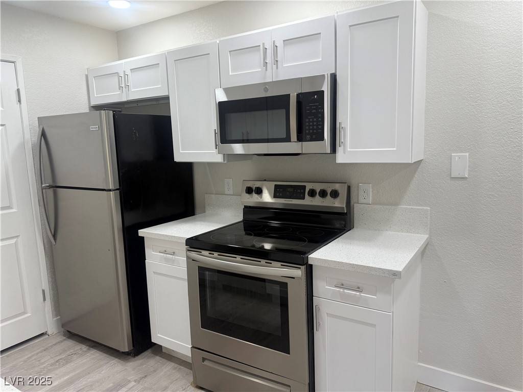 Las Vegas, NV 89107,5261 Mission Carmel LN #105