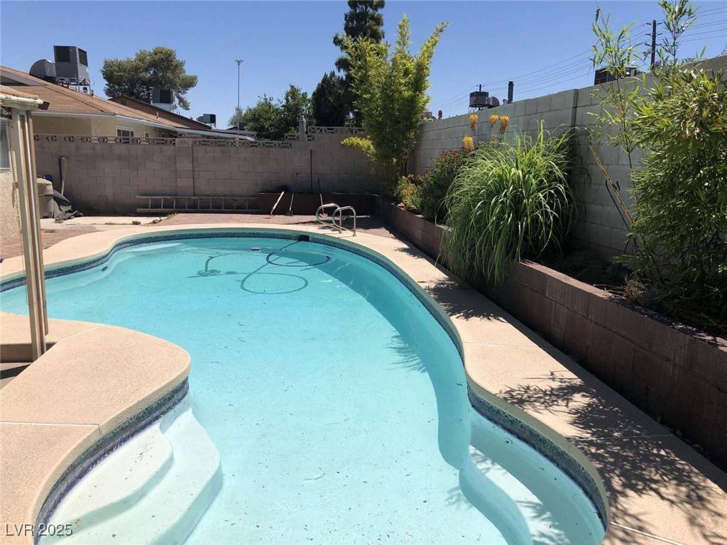 Las Vegas, NV 89107,408 Greenfield LN