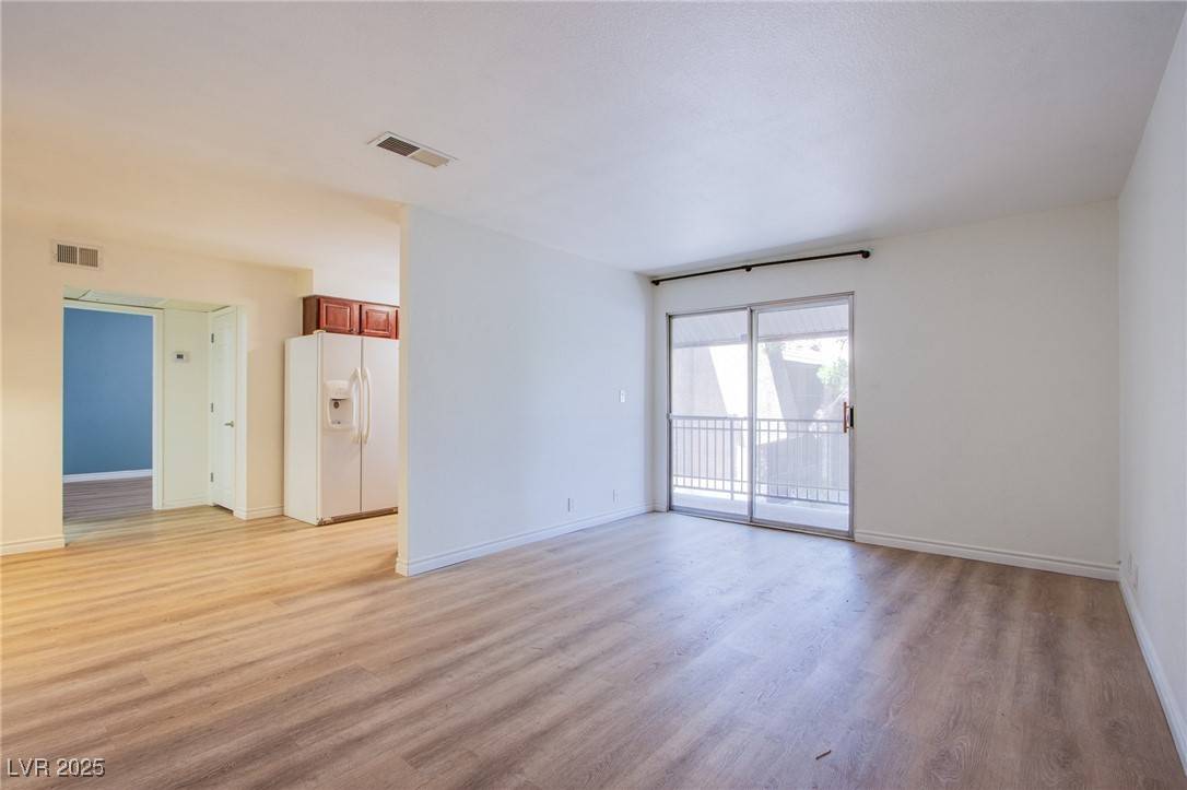 Las Vegas, NV 89103,4310 Sandy River DR #70