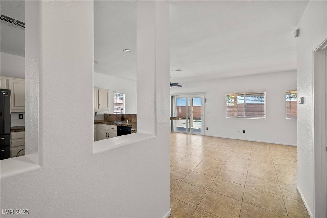 Henderson, NV 89012,196 Mount Earl AVE