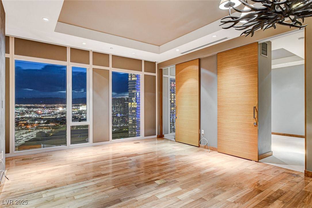 Las Vegas, NV 89158,3750 Las Vegas BLVD #2711
