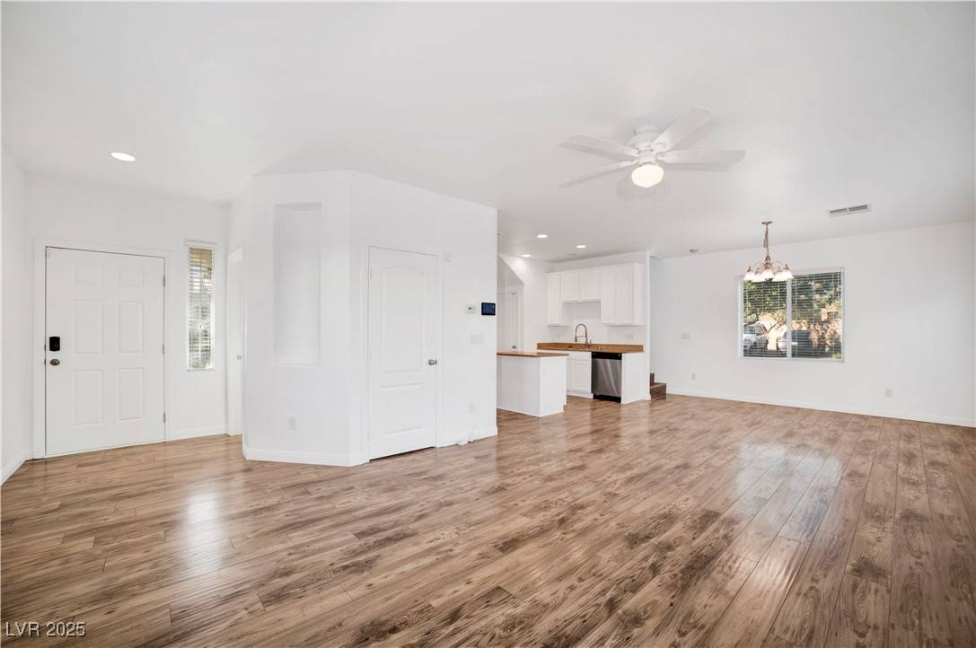 Las Vegas, NV 89166,8137 Satin Carnation LN