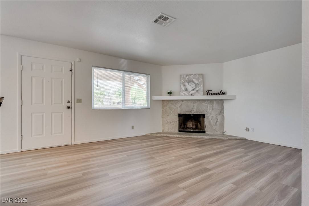 Las Vegas, NV 89128,904 Rockview DR #102
