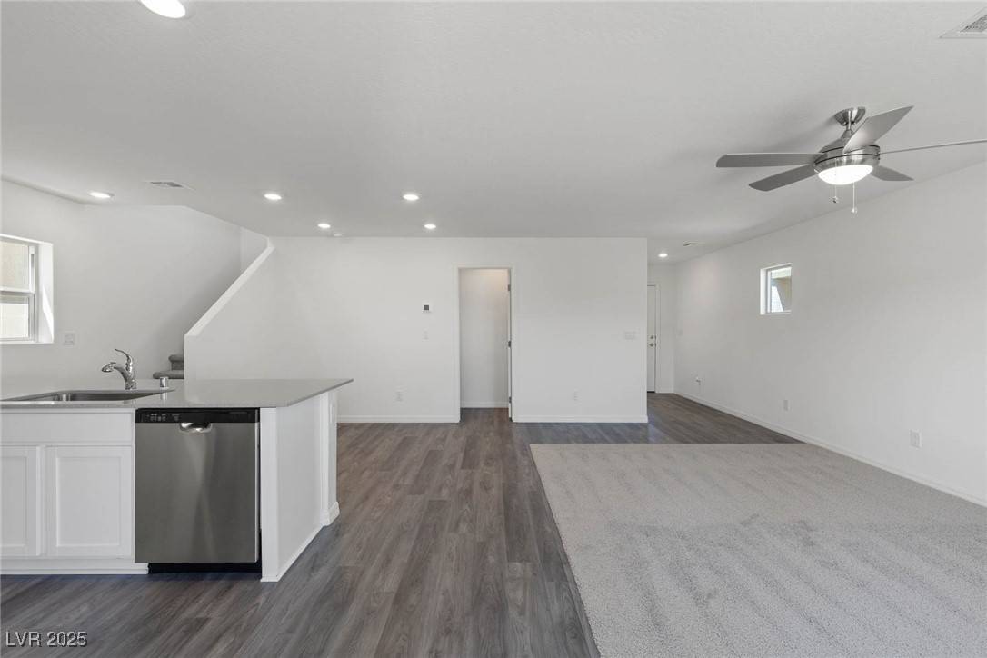 Las Vegas, NV 89122,6270 Blood Lily AVE