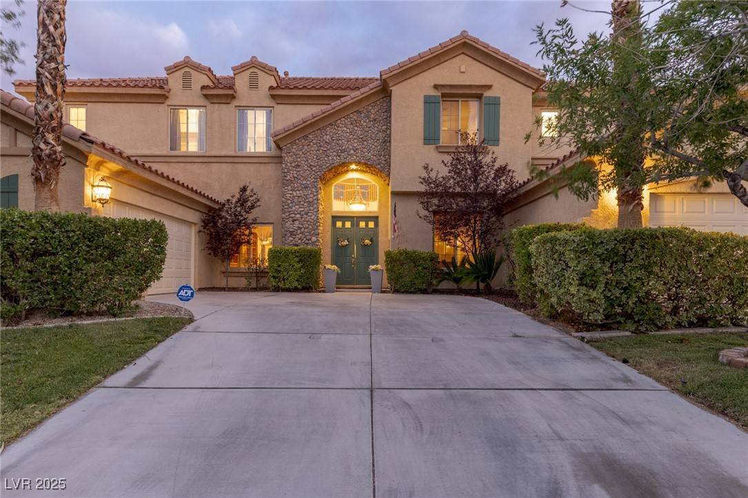 Las Vegas, NV 89117,8095 Dark Hollow PL
