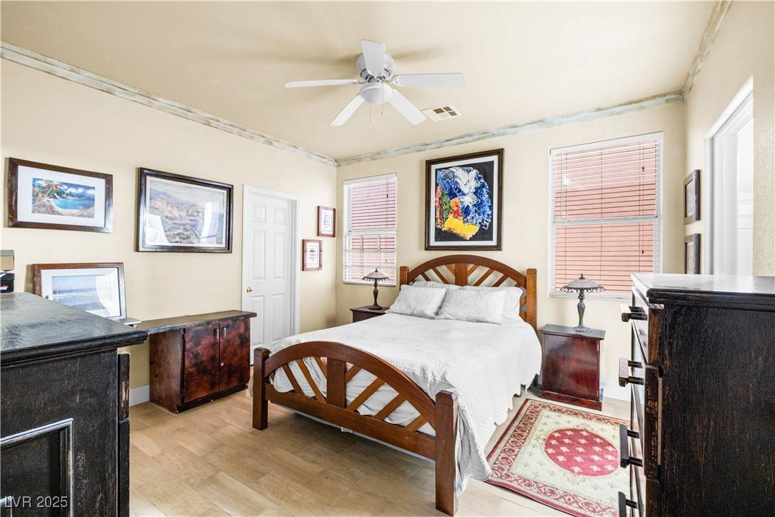 Las Vegas, NV 89122,5456 Raccoon Valley LN