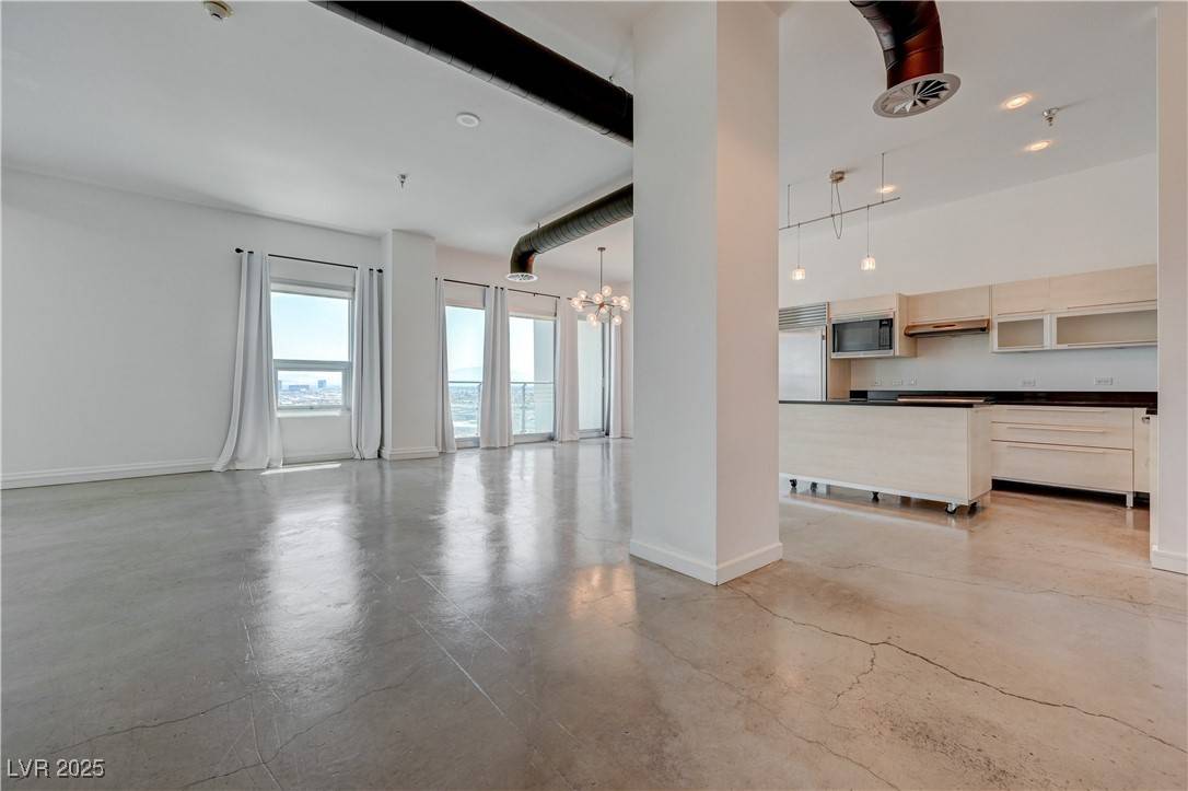 Las Vegas, NV 89101,200 Hoover AVE #1905
