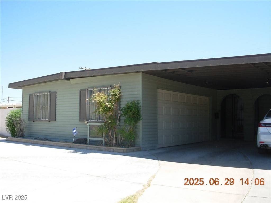 Las Vegas, NV 89169,2053 Palora AVE