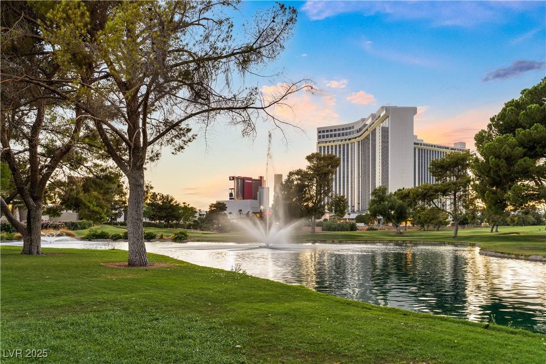 Las Vegas, NV 89109,2838 Geary PL #4002