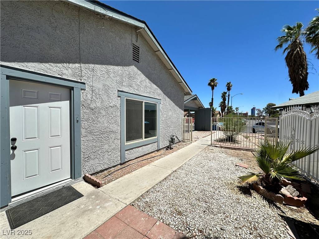 Las Vegas, NV 89103,4037 Calle Paula