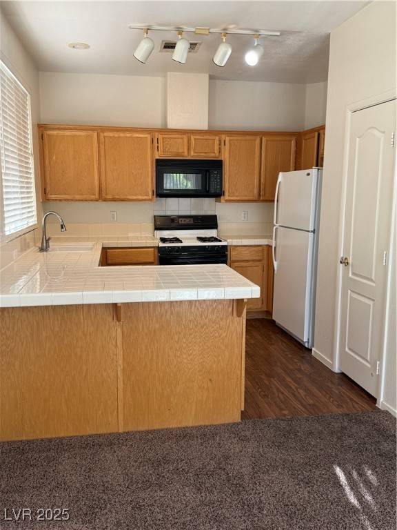 Henderson, NV 89012,137 Pebble Ridge RD