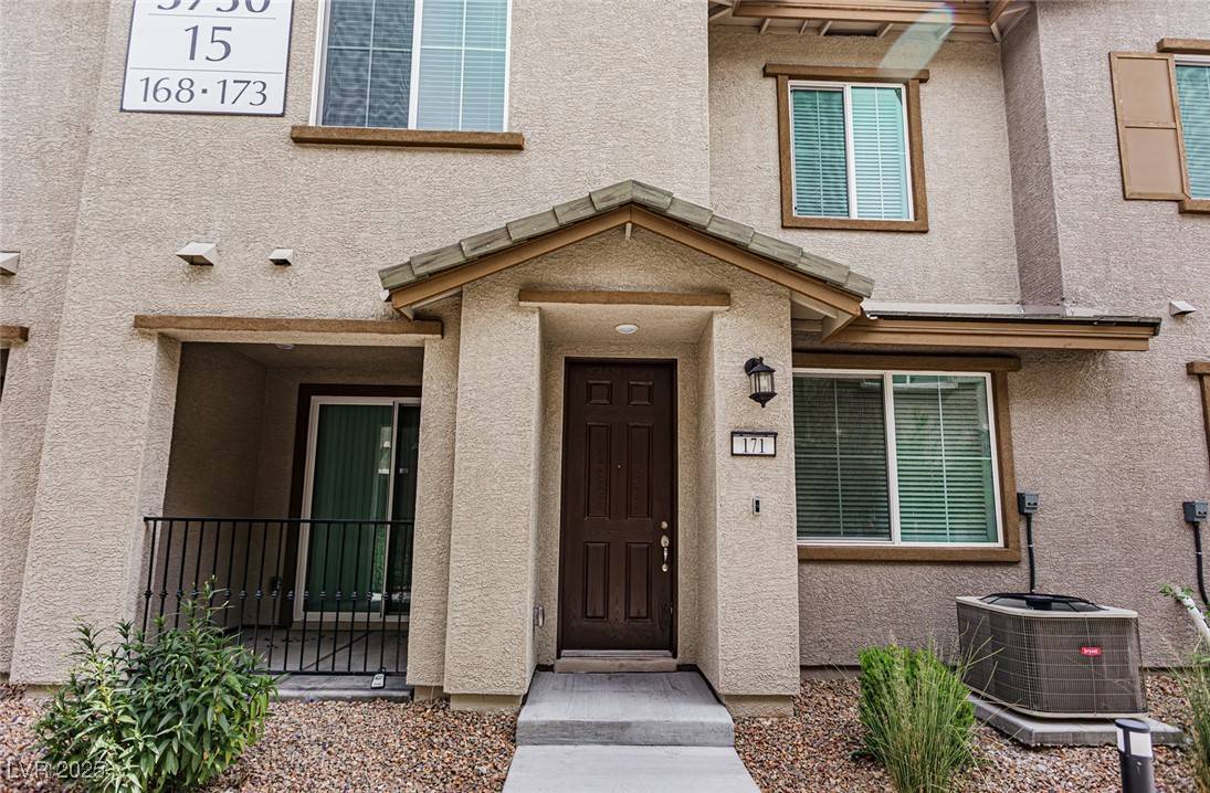 Las Vegas, NV 89130,5730 Sky Pointe DR #171