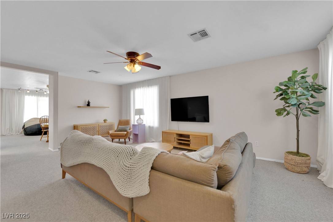 North Las Vegas, NV 89031,5313 Jeremy David ST