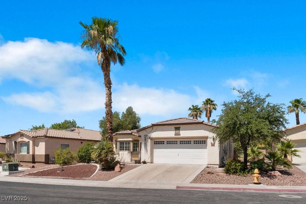 North Las Vegas, NV 89081,6243 Black Mane WAY