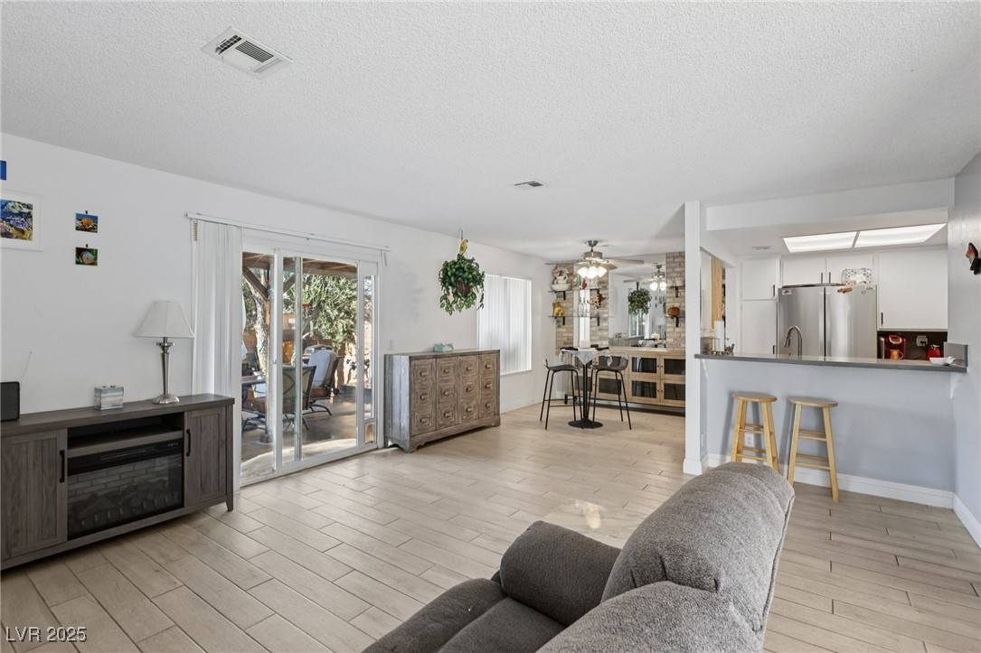 Las Vegas, NV 89108,2340 Cardiff LN #A