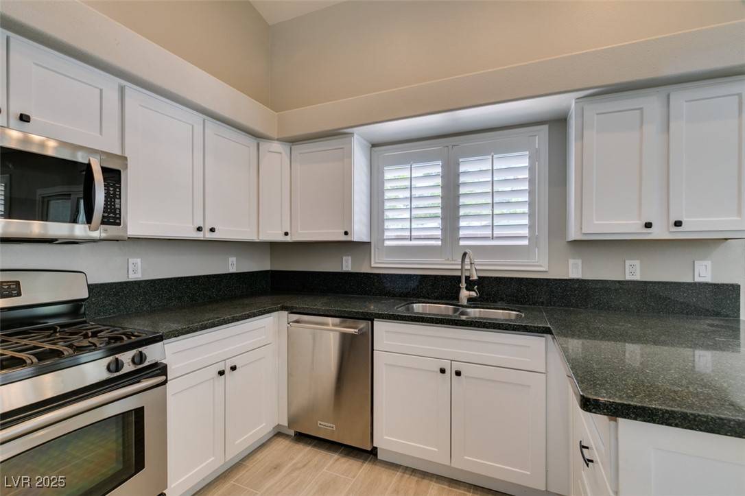 Henderson, NV 89052,2452 Silver Blossom LN