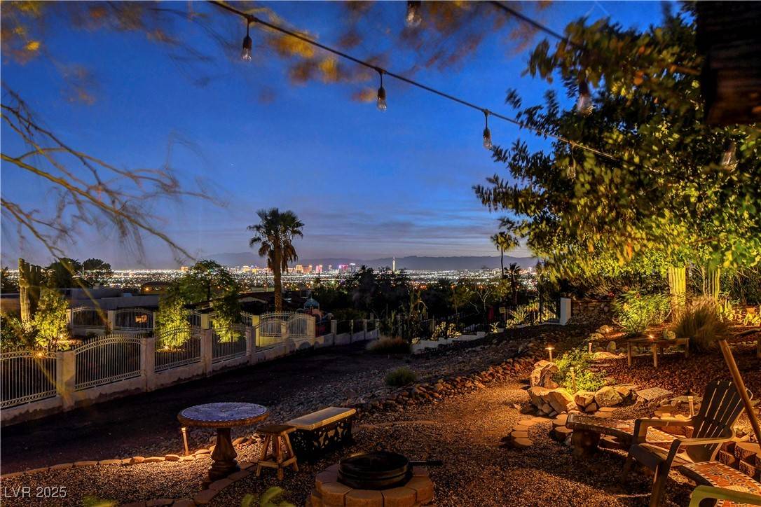 Las Vegas, NV 89110,853 Morning Sun CT