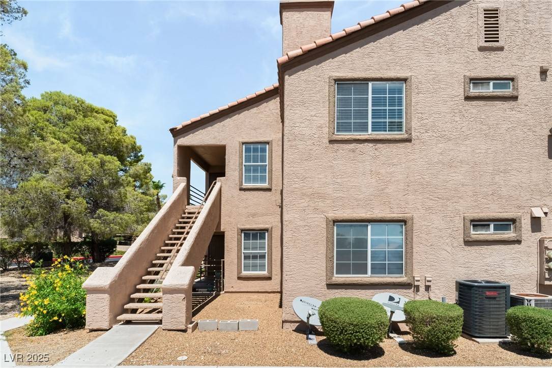 Las Vegas, NV 89117,9070 Spring Mountain RD #202