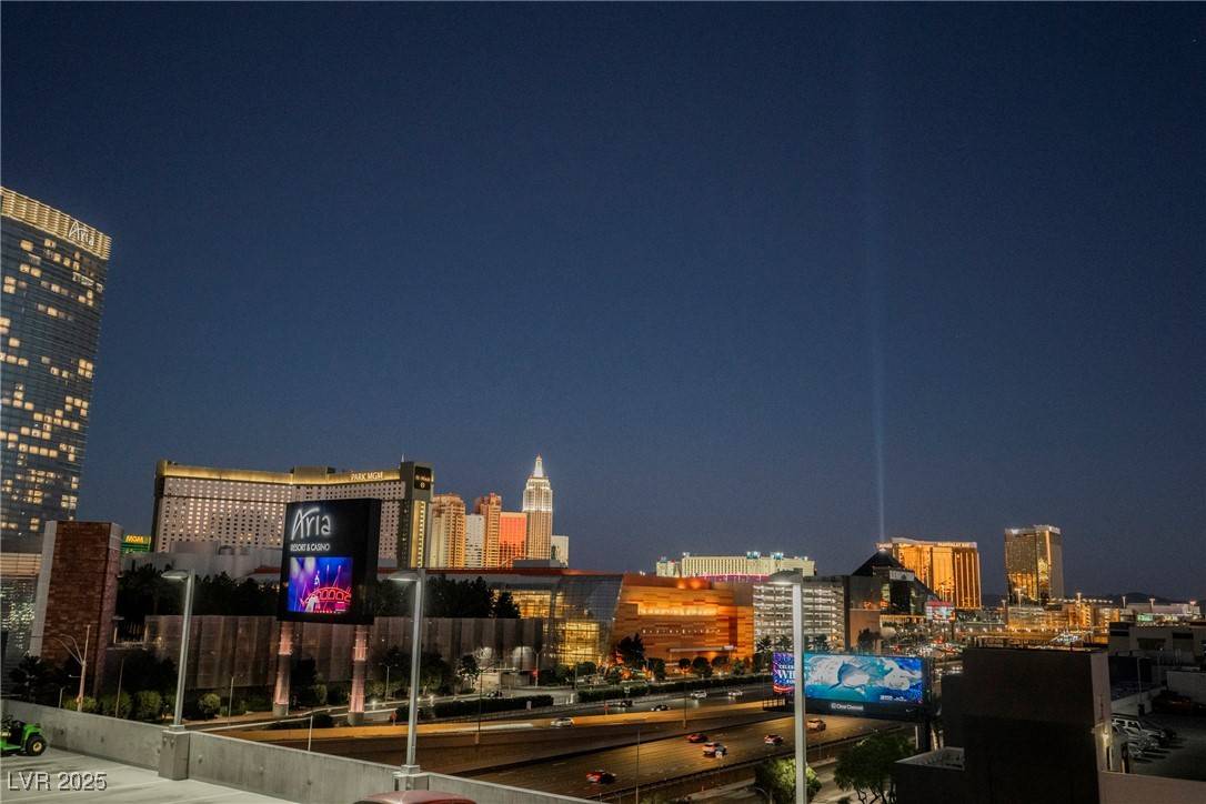 Las Vegas, NV 89103,4471 Dean Martin DR #810
