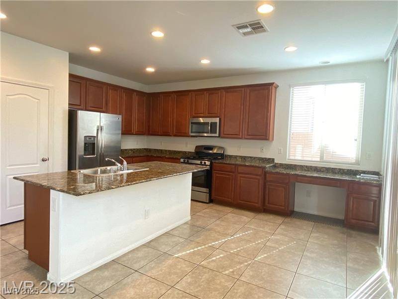 Las Vegas, NV 89122,5513 Silent Springs DR