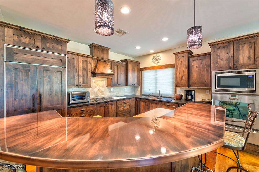 Las Vegas, NV 89144,920 Royal Plum LN