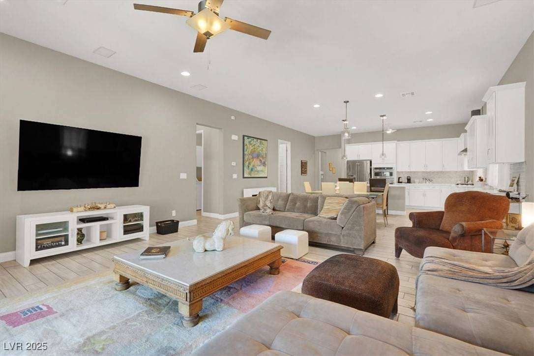 Las Vegas, NV 89139,5532 Taylor Rose AVE
