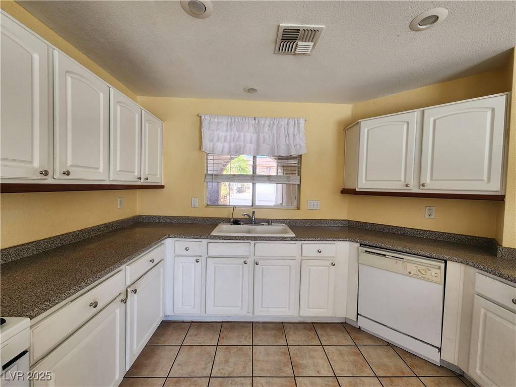 Las Vegas, NV 89143,8717 Majestic Pine AVE