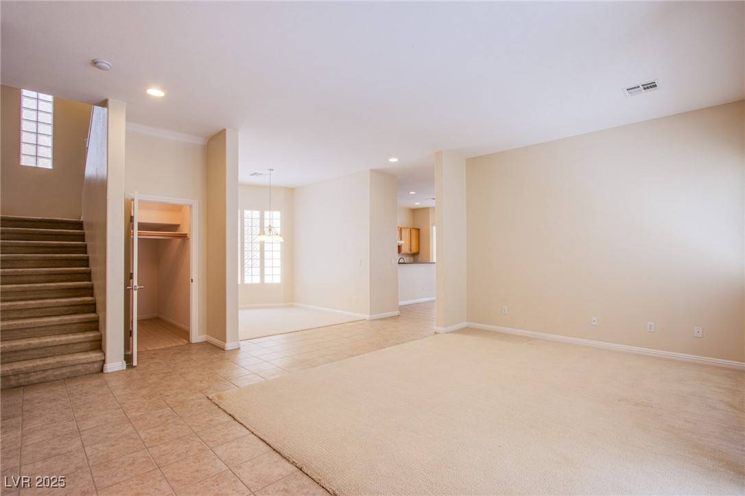 Las Vegas, NV 89145,9152 Whitekirk PL