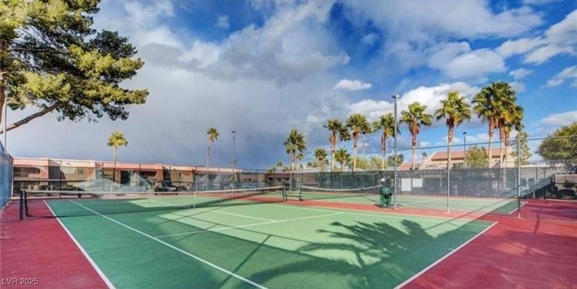 Las Vegas, NV 89103,5314 River Glen DR #287