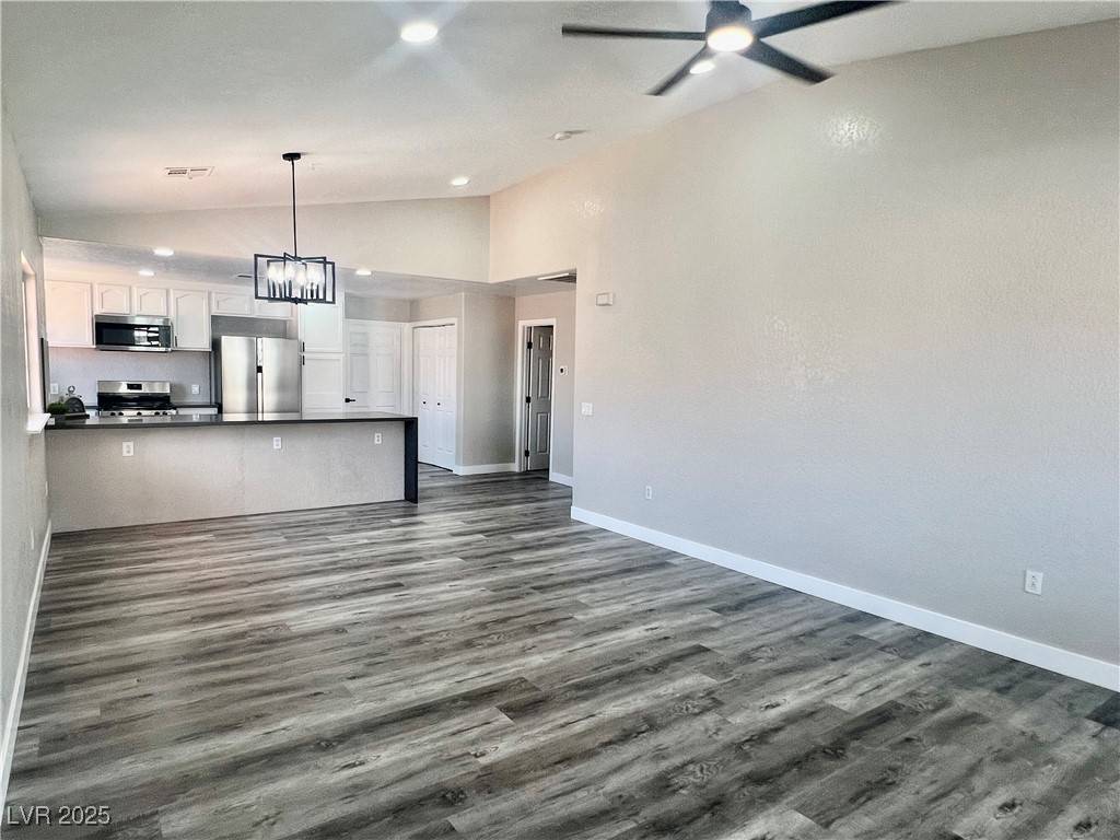 Las Vegas, NV 89117,3327 Erva ST #222