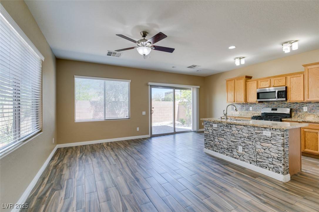 Las Vegas, NV 89148,8944 Bandinella AVE