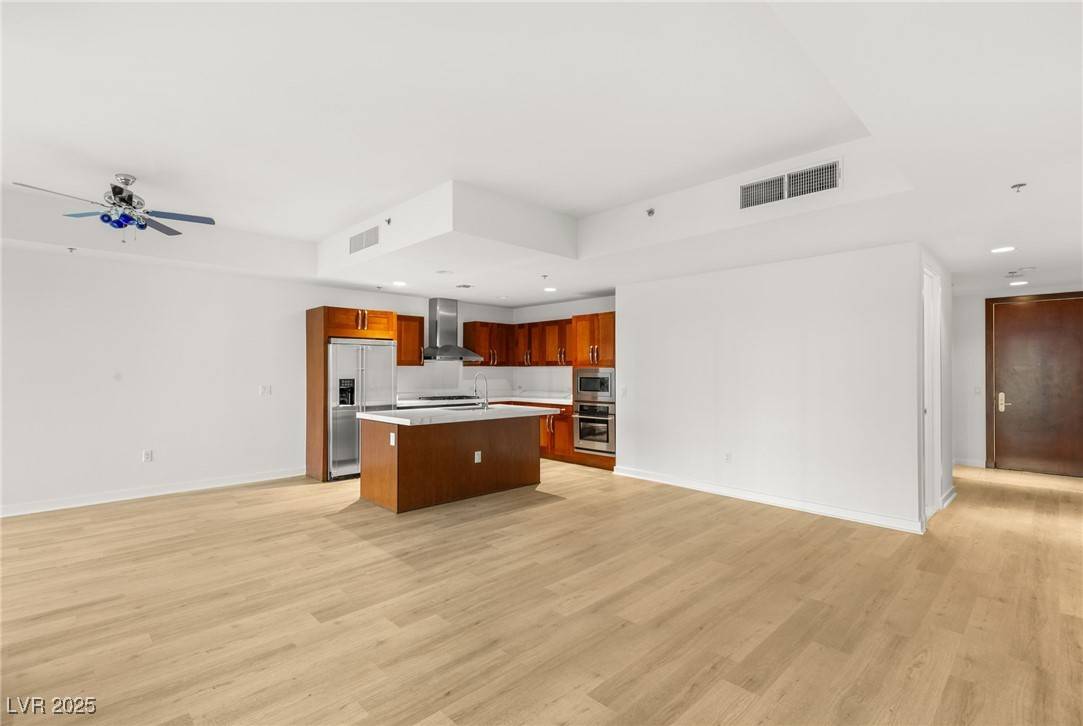 Las Vegas, NV 89103,4525 Dean Martin DR #1509