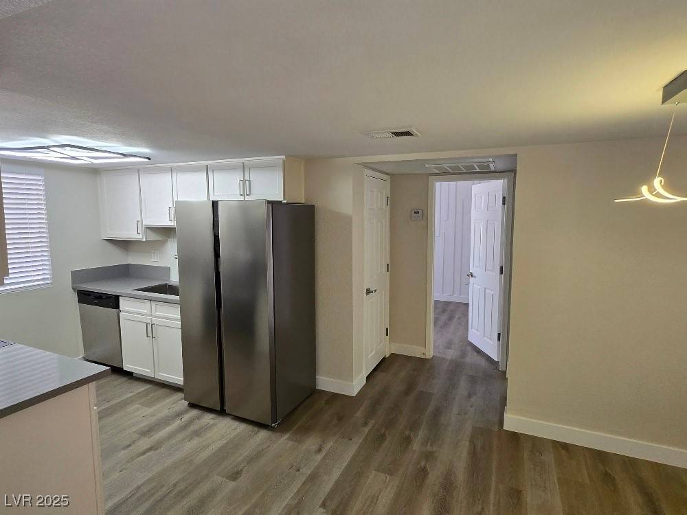 Las Vegas, NV 89103,5260 River Glen DR #261