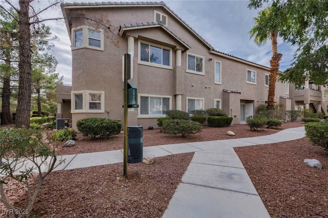 Las Vegas, NV 89117,2152 TURQUOISE RIDGE ST #202