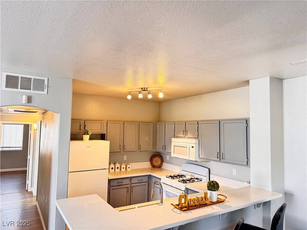 Las Vegas, NV 89128,1830 N Buffalo DR #2022