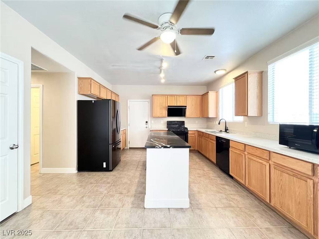 Henderson, NV 89052,818 Roaring Falls AVE