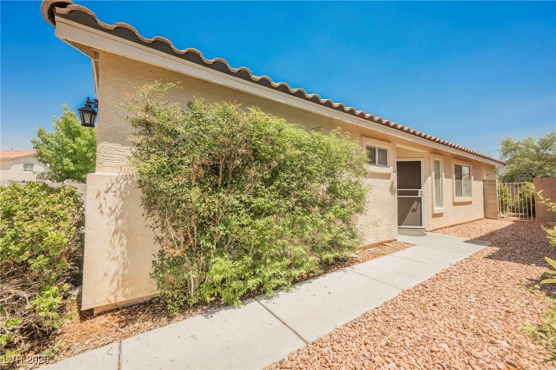 Las Vegas, NV 89130,6116 Shallow Springs ST