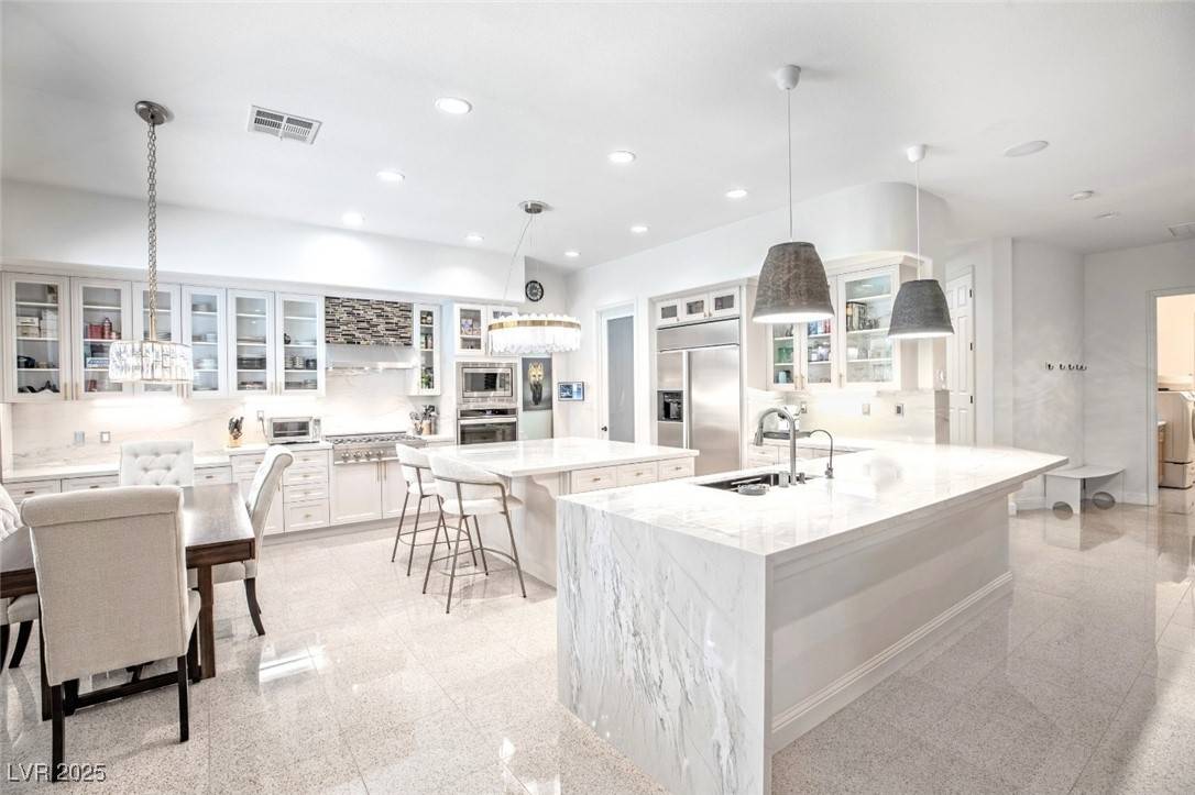 Las Vegas, NV 89141,5405 San Bellasera CT