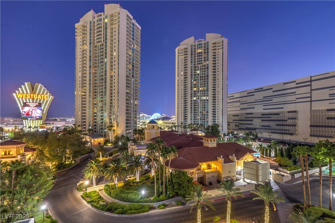 Las Vegas, NV 89109,2777 Paradise RD #702