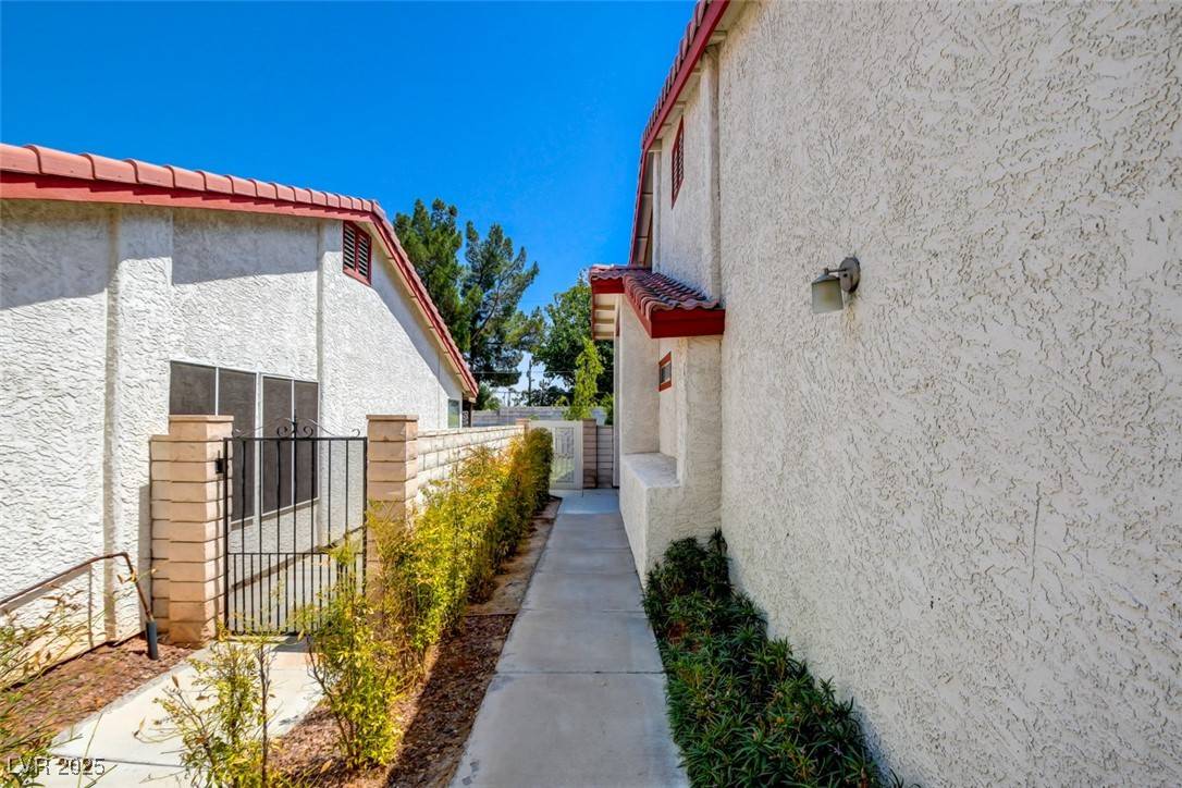 Las Vegas, NV 89119,5254 Dickens DR