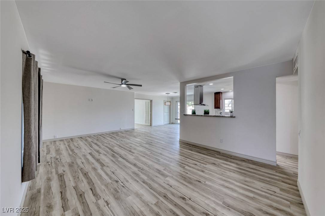 Las Vegas, NV 89169,2186 Siesta AVE