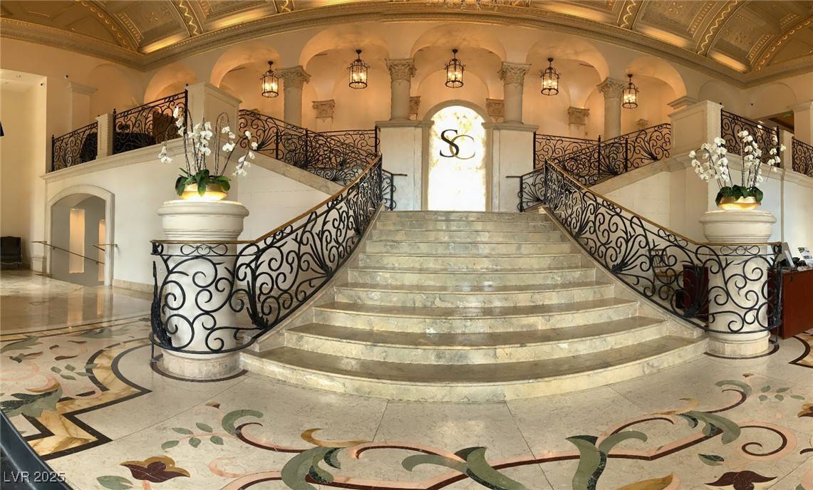 Las Vegas, NV 89109,2747 Paradise RD #602