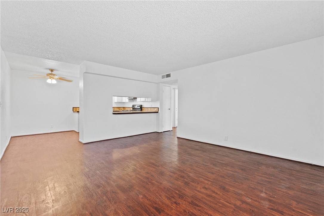 North Las Vegas, NV 89030,24 Rose #B